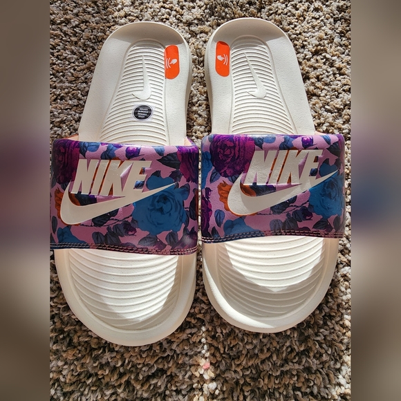 Floral Nike Victori One Print Slide - Picture 4 of 5